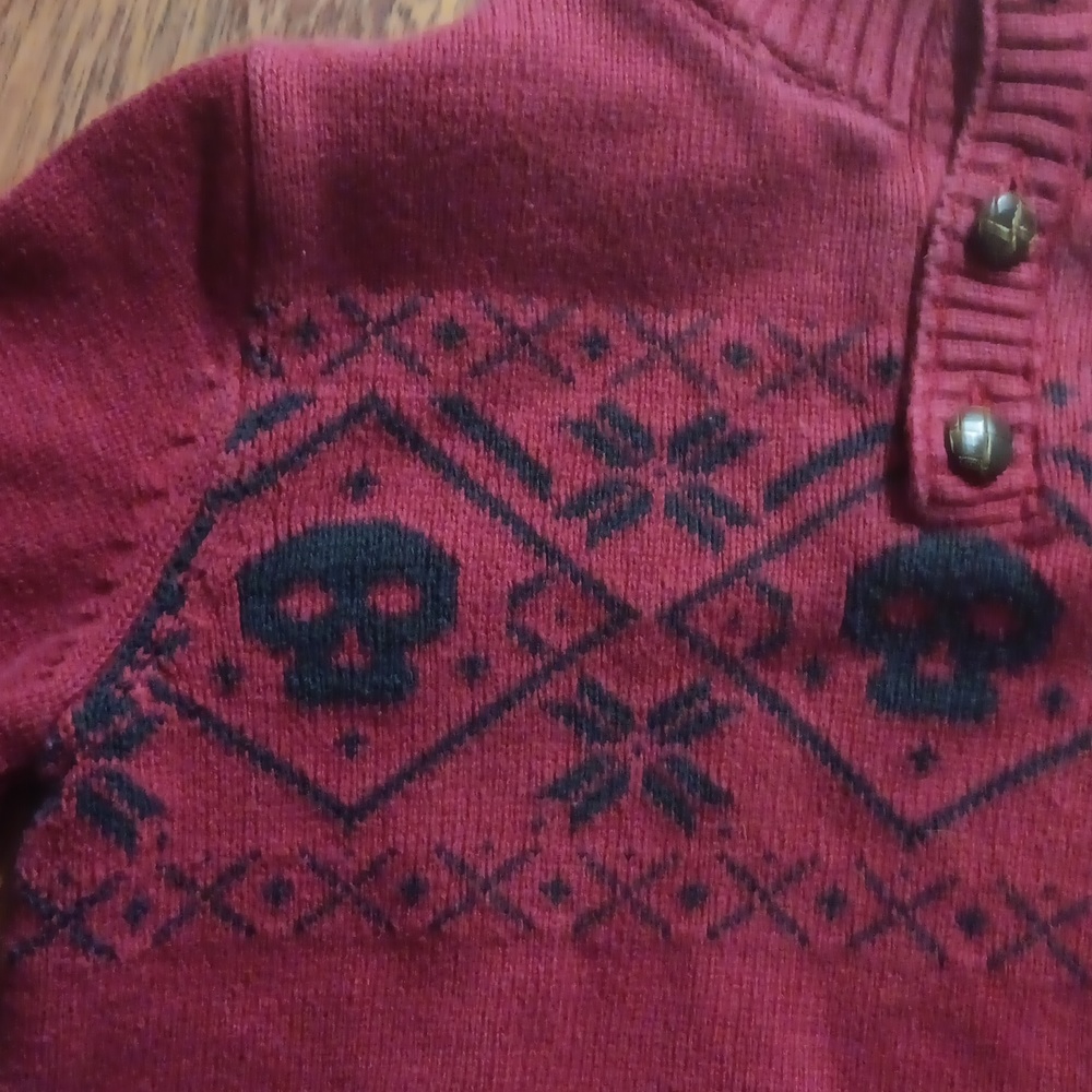 Skull sweater